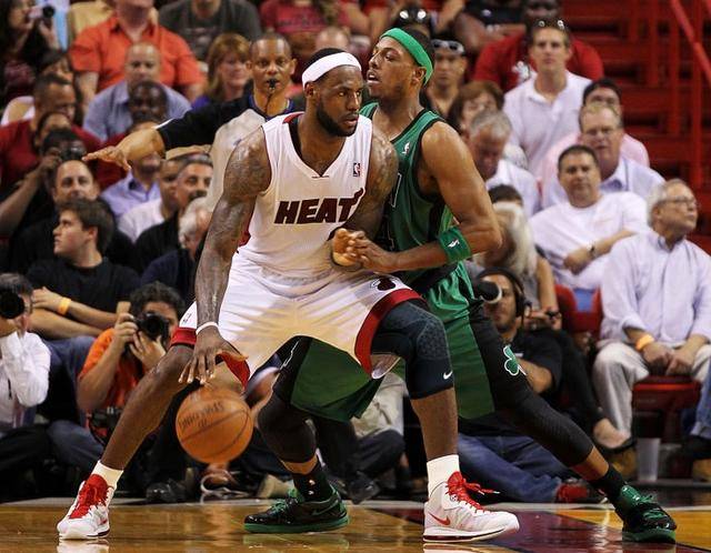 泰山队的防 泰山队的防