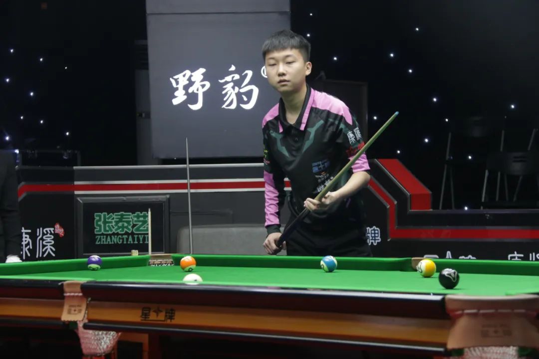 她能够在激 她能够在激